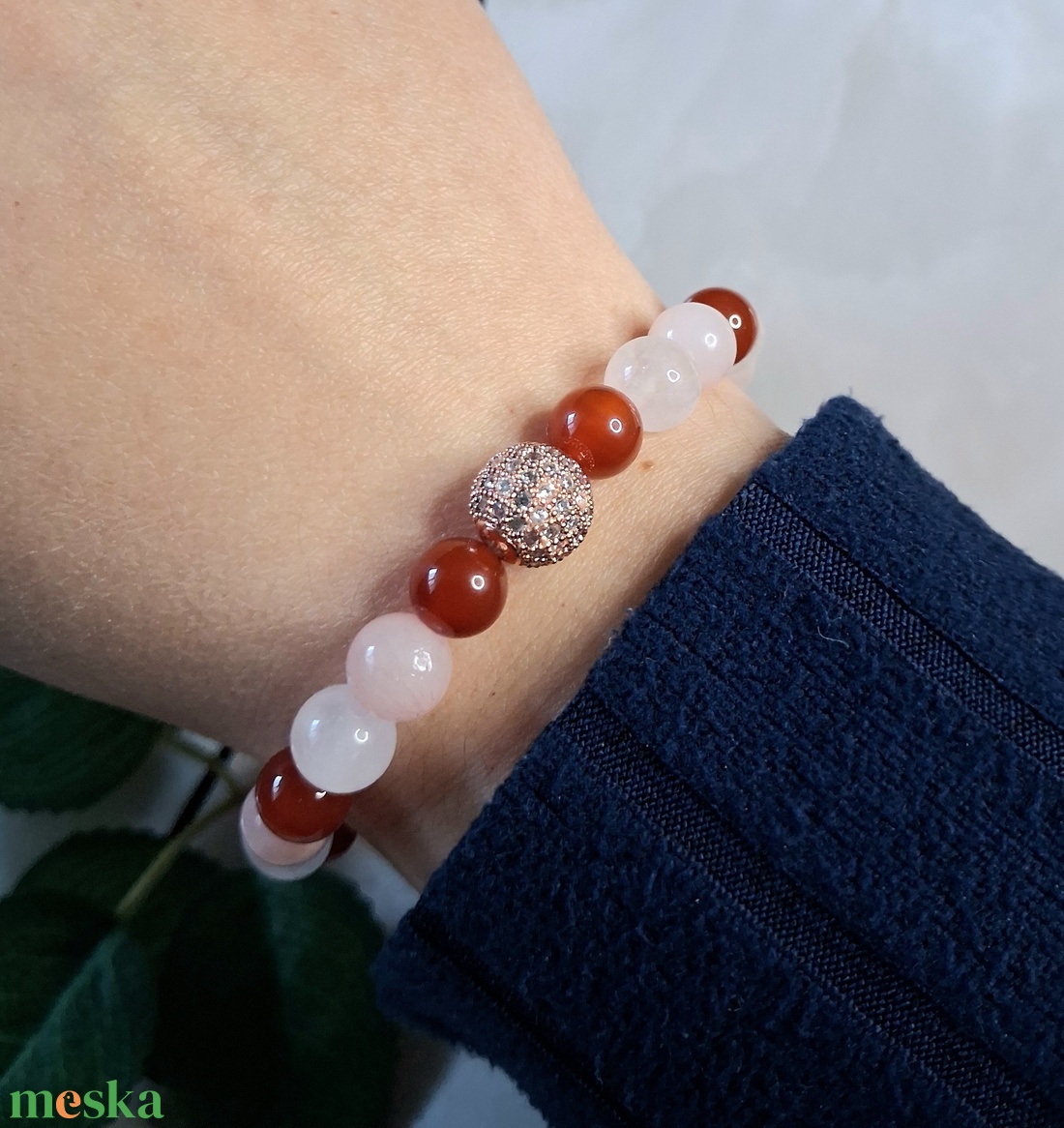 Ásvány karkötő karneollal és rózsakvarccal � cirkóniás gömb dísszel - ékszer - karkötő - ásványkarkötő - Meska.hu