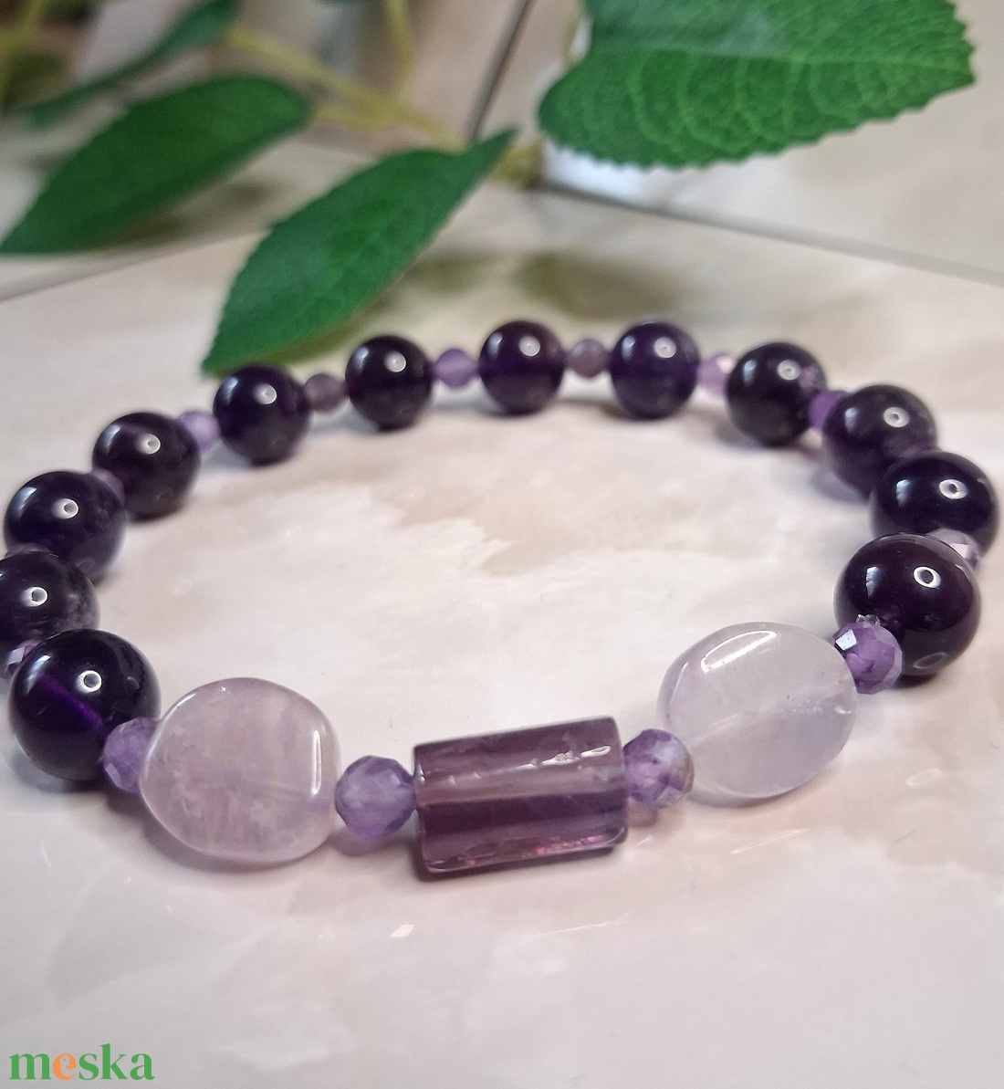 Ametiszt ásvány karkötő � gömb, fazettált és hengeres ametiszt gyöngyökkel - ékszer - karkötő - ásványkarkötő - Meska.hu