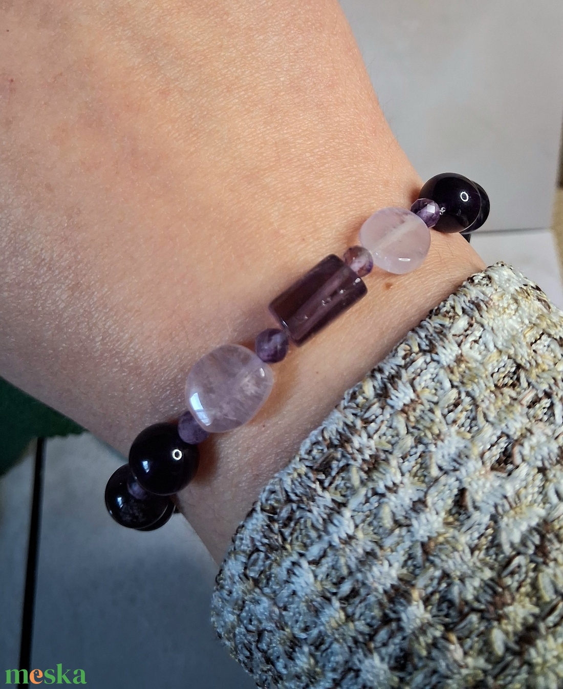 Ametiszt ásvány karkötő � gömb, fazettált és hengeres ametiszt gyöngyökkel - ékszer - karkötő - ásványkarkötő - Meska.hu