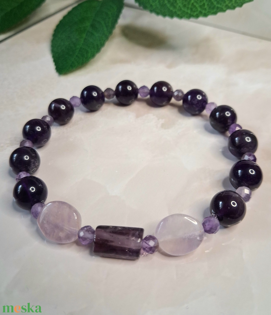 Ametiszt ásvány karkötő � gömb, fazettált és hengeres ametiszt gyöngyökkel - ékszer - karkötő - ásványkarkötő - Meska.hu