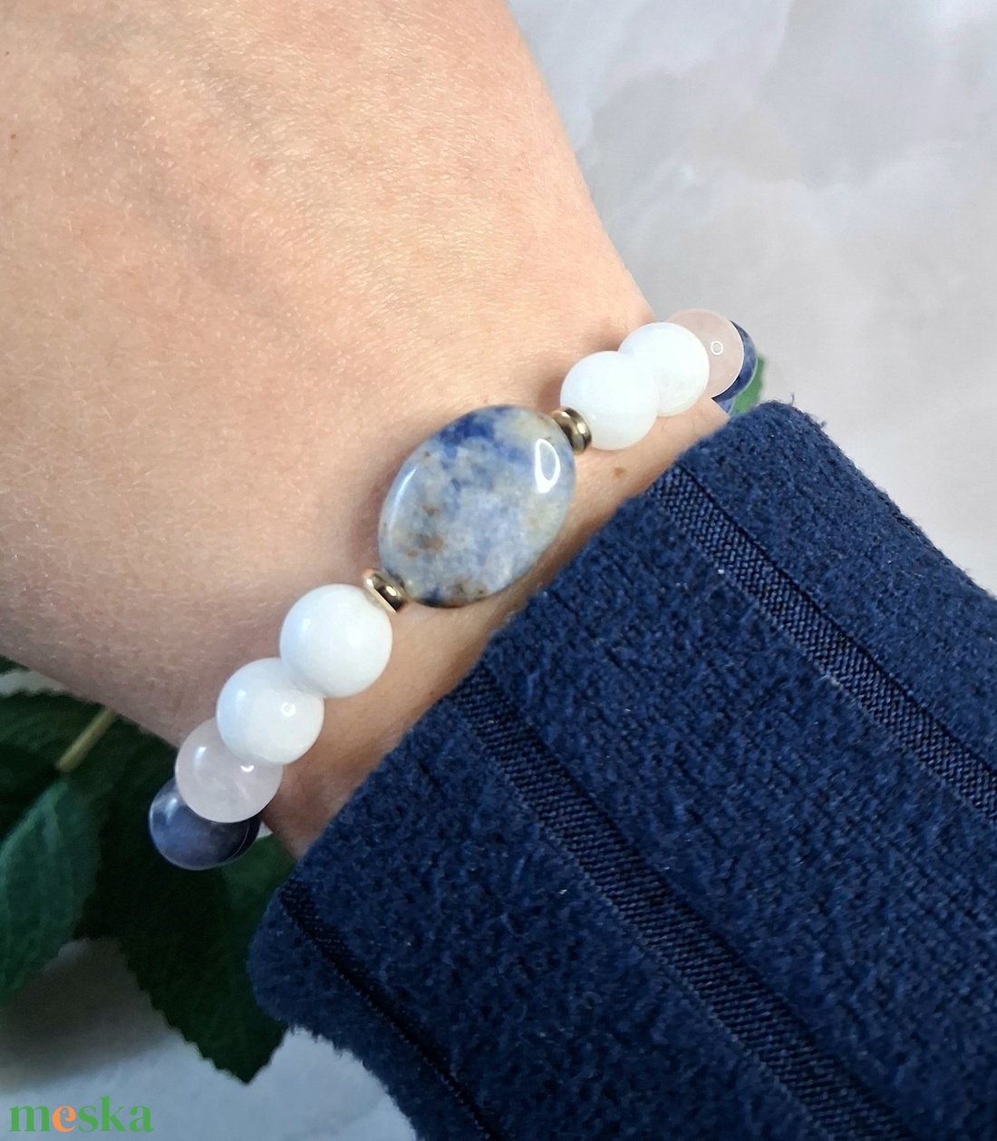 Szodalit és rózsakvarc ásvány karkötő hójádéval és hematit köztesekkel - ékszer - karkötő - ásványkarkötő - Meska.hu