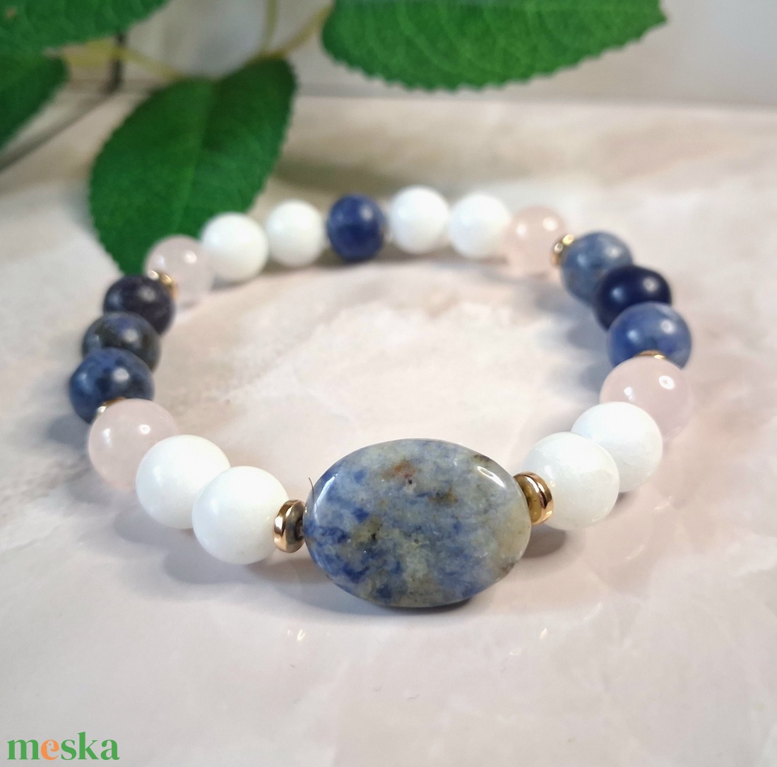 Szodalit és rózsakvarc ásvány karkötő hójádéval és hematit köztesekkel - ékszer - karkötő - ásványkarkötő - Meska.hu