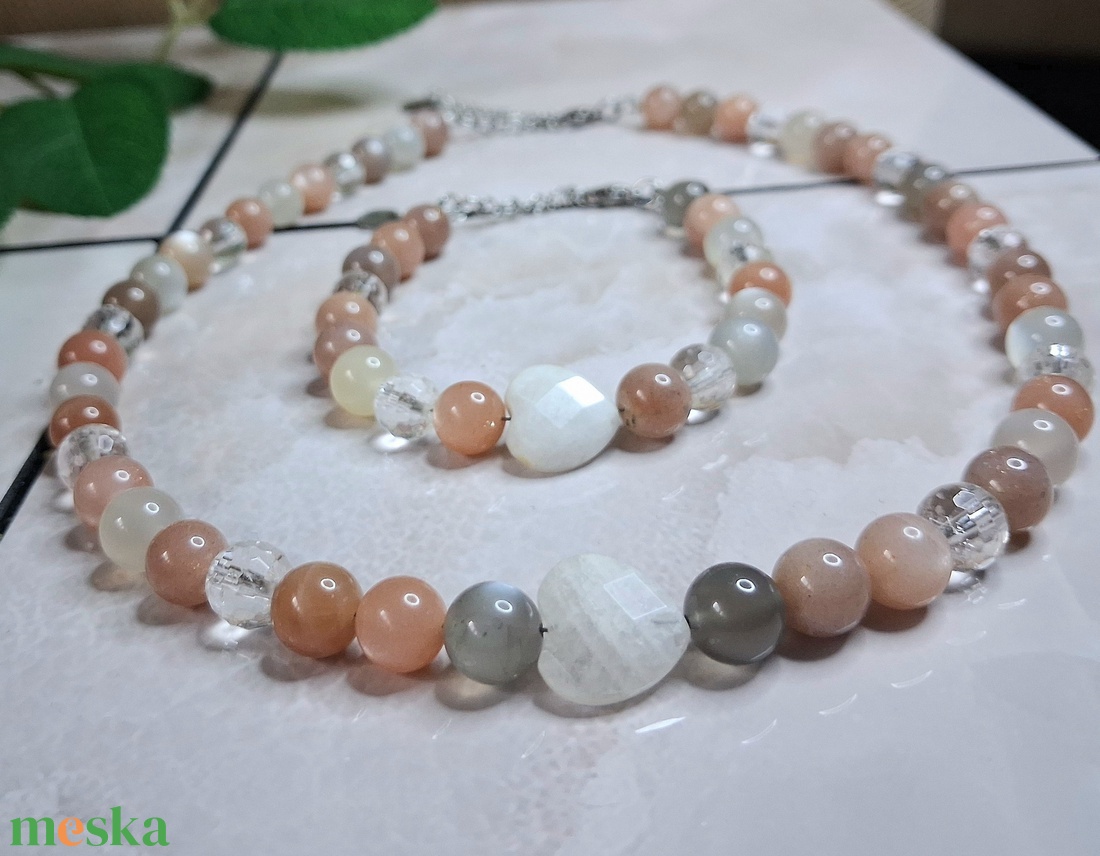 Holdkő és hegyikristály ásvány karkötő és nyaklánc szett � nőies, csillogó ékszer - ékszer - ékszerszett - Meska.hu