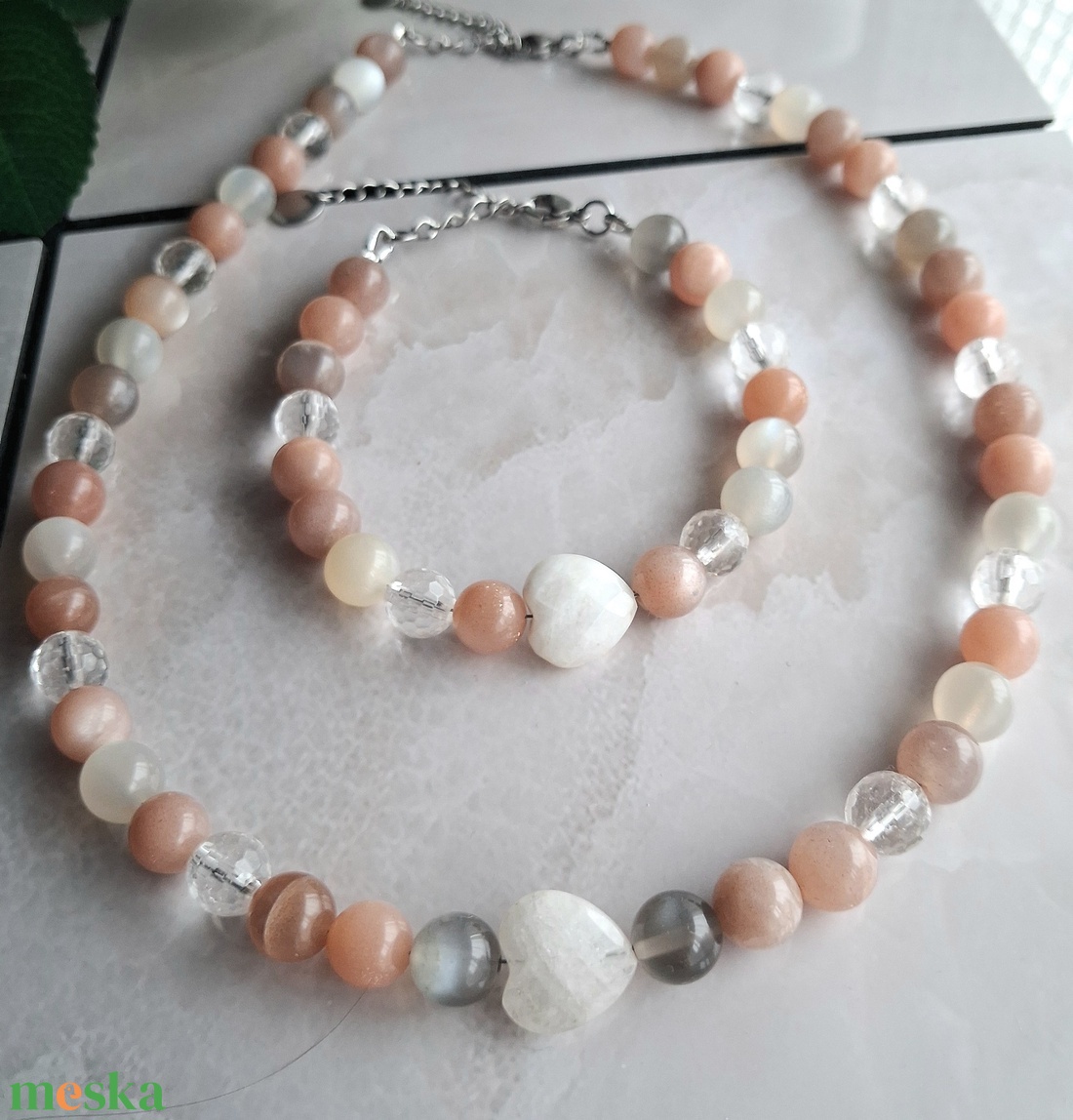 Holdkő és hegyikristály ásvány karkötő és nyaklánc szett � nőies, csillogó ékszer - ékszer - ékszerszett - Meska.hu
