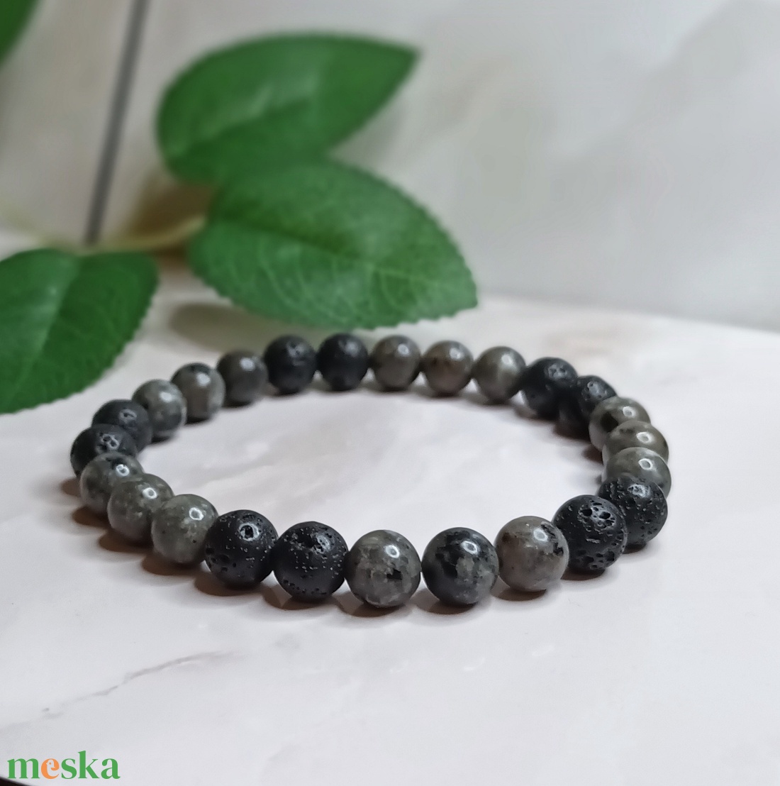 Yooperlit és lávakő különleges ásvány karkötő - unisex - ékszer - karkötő - ásványkarkötő - Meska.hu