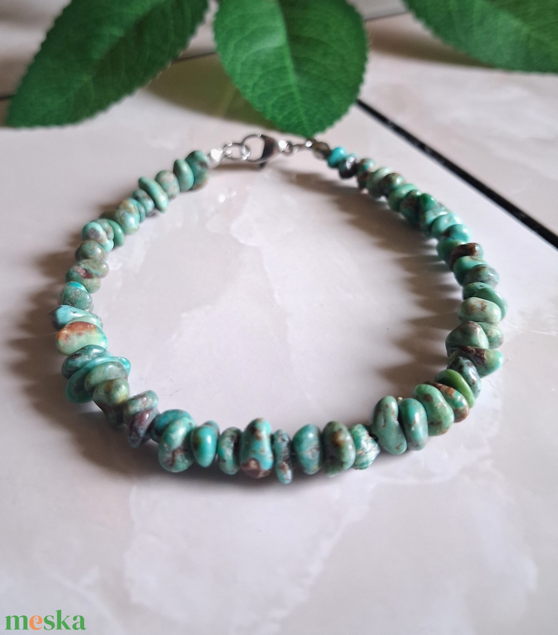 Türkiz splitter karkötő nemesacél kapoccsal - ékszer - karkötő - ásványkarkötő - Meska.hu