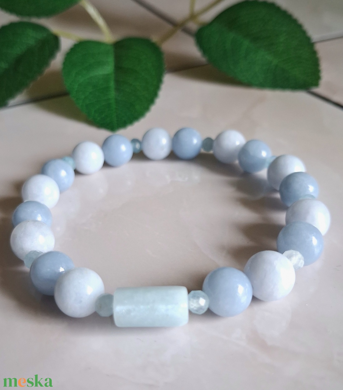 Angelit és akvamarin ásvány karkötő- béke és tisztaság - ékszer - karkötő - ásványkarkötő - Meska.hu