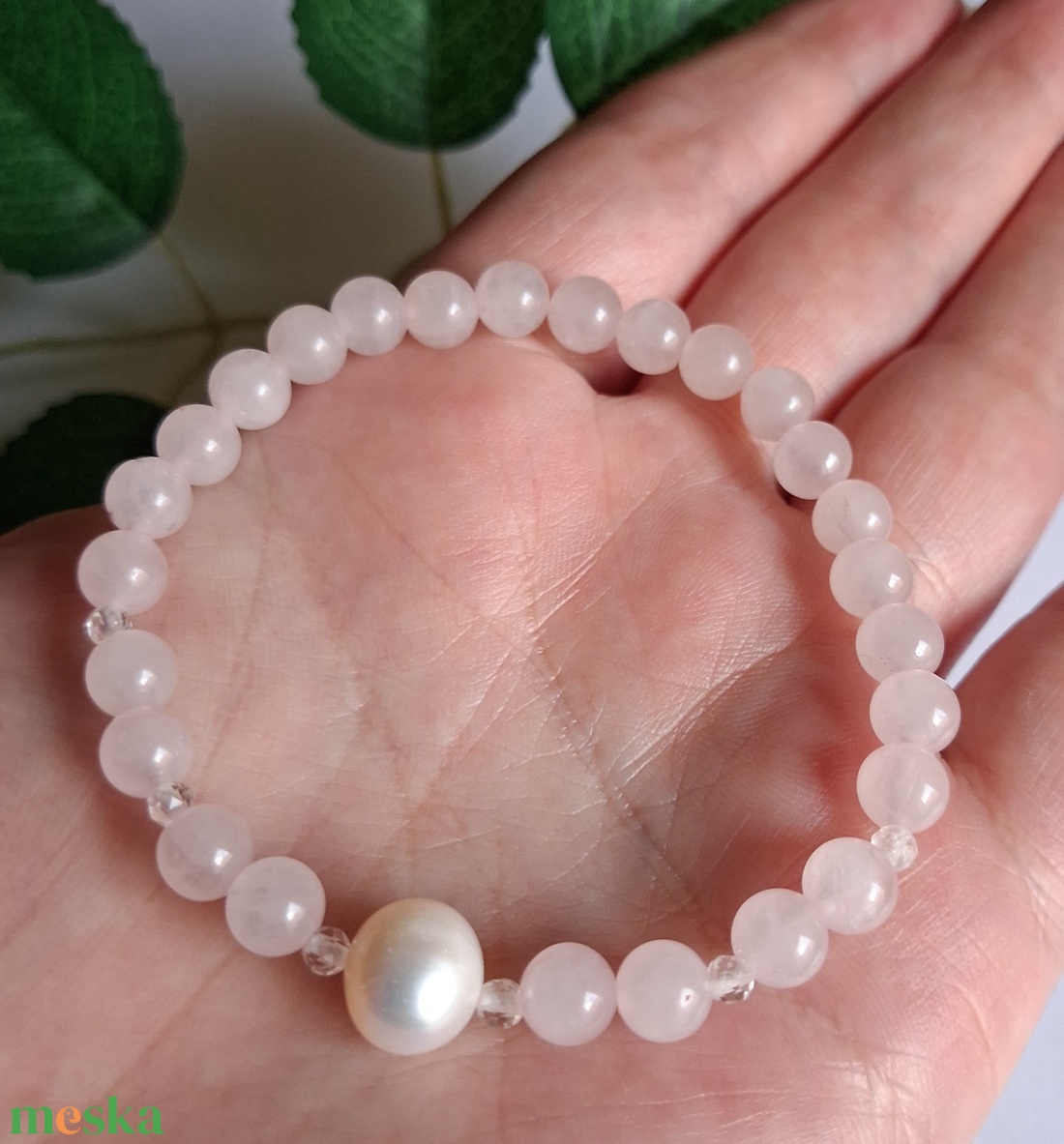 Minimal rózsakvarc ásvány és tenyésztett gyöngy karkötő - ékszer - karkötő - ásványkarkötő - Meska.hu