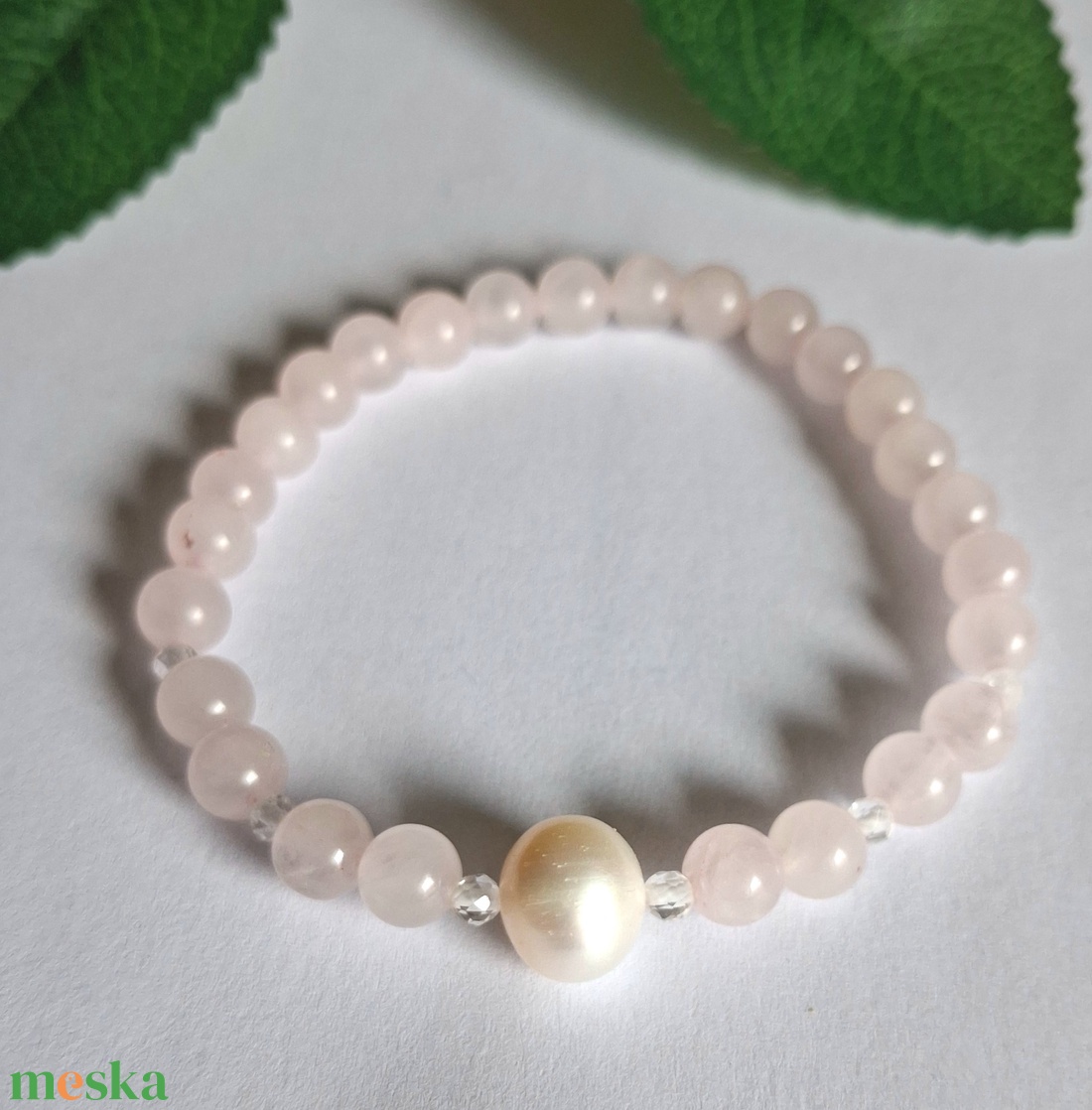 Minimal rózsakvarc ásvány és tenyésztett gyöngy karkötő - ékszer - karkötő - ásványkarkötő - Meska.hu