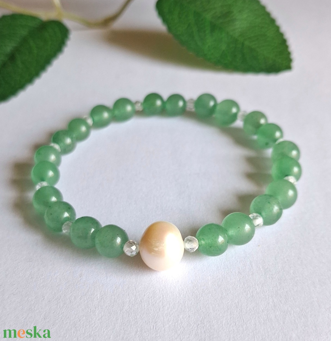 Minimal zöld aventurin ásvány és tenyésztett gyöngy karkötő - ékszer - karkötő - ásványkarkötő - Meska.hu