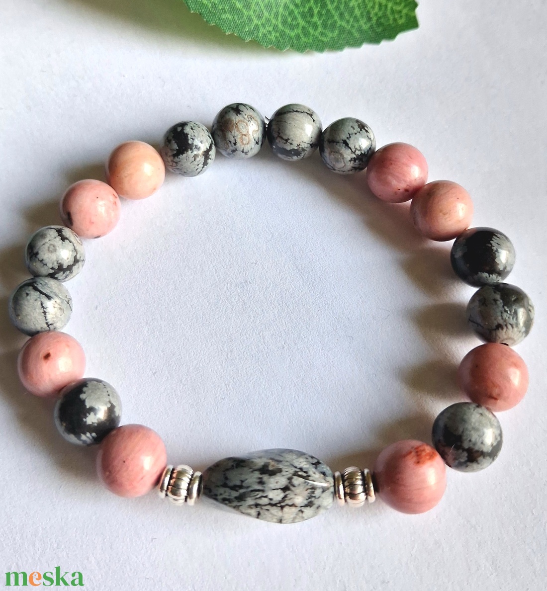Hópehely obszidián és rodonit-tulit ásvány karkötő � kontrasztos, mégis lágy - ékszer - karkötő - ásványkarkötő - Meska.hu