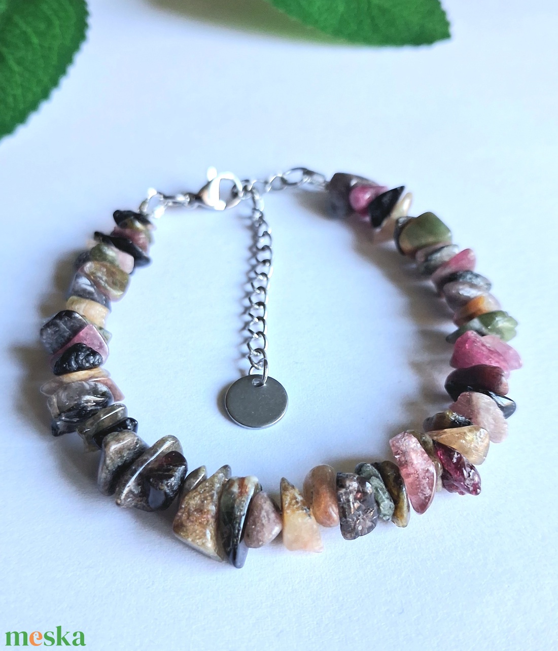 Vegyes turmalin splitter karkötő nemesacél kapoccsal - ékszer - karkötő - ásványkarkötő - Meska.hu