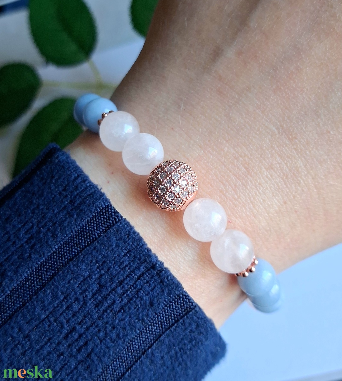 Rózsakvarc és angelit nőies ásvány karkötő rose gold cirkóniás gömbbel - ékszer - karkötő - ásványkarkötő - Meska.hu