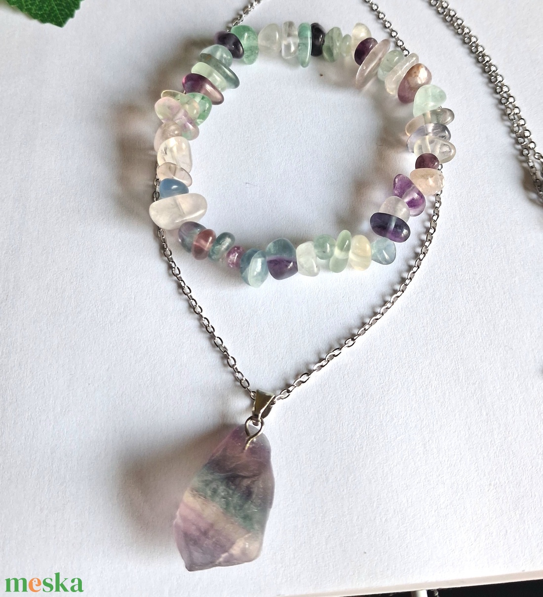Fluorit ásvány ékszerszett- splitter karkötő, nemesacél nyaklánc nyers fluorit medállal - ékszer - ékszerszett - Meska.hu