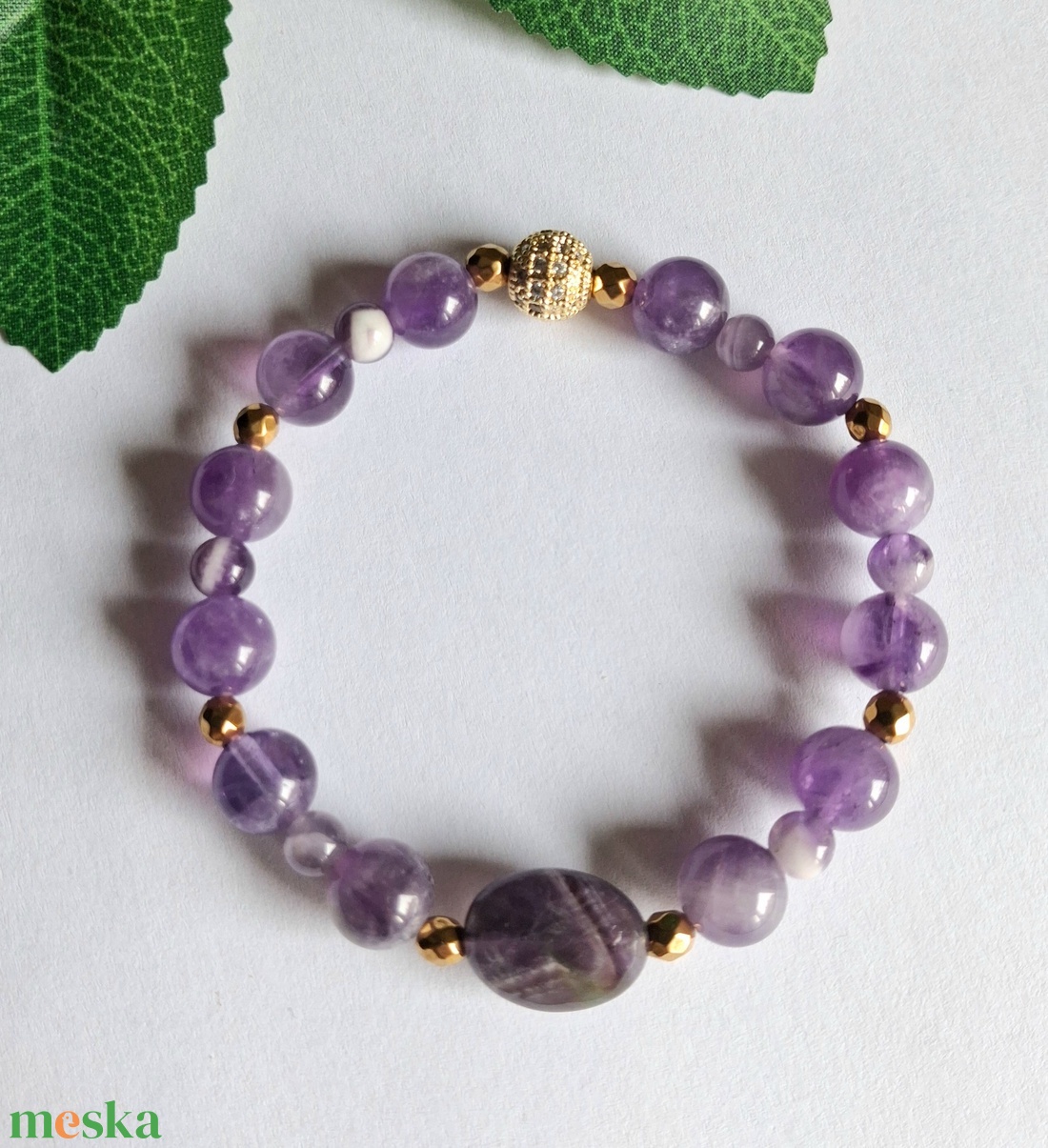 Két oldalas chevron ametiszt ásvány karkötő arany színű hematit köztesekkel - ékszer - karkötő - ásványkarkötő - Meska.hu