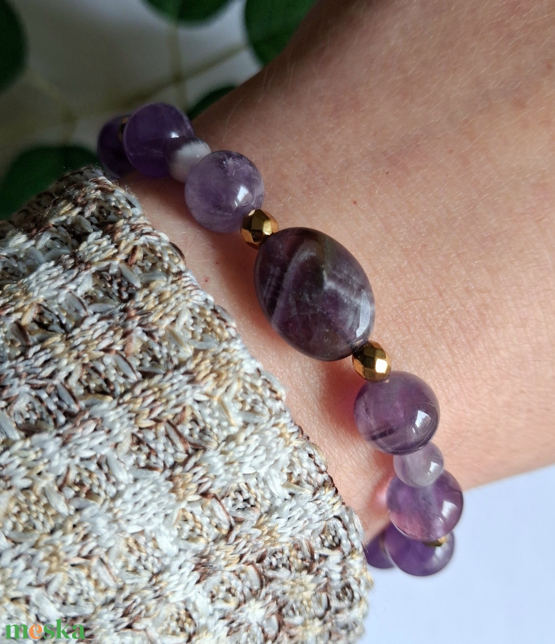 Két oldalas chevron ametiszt ásvány karkötő arany színű hematit köztesekkel - ékszer - karkötő - ásványkarkötő - Meska.hu
