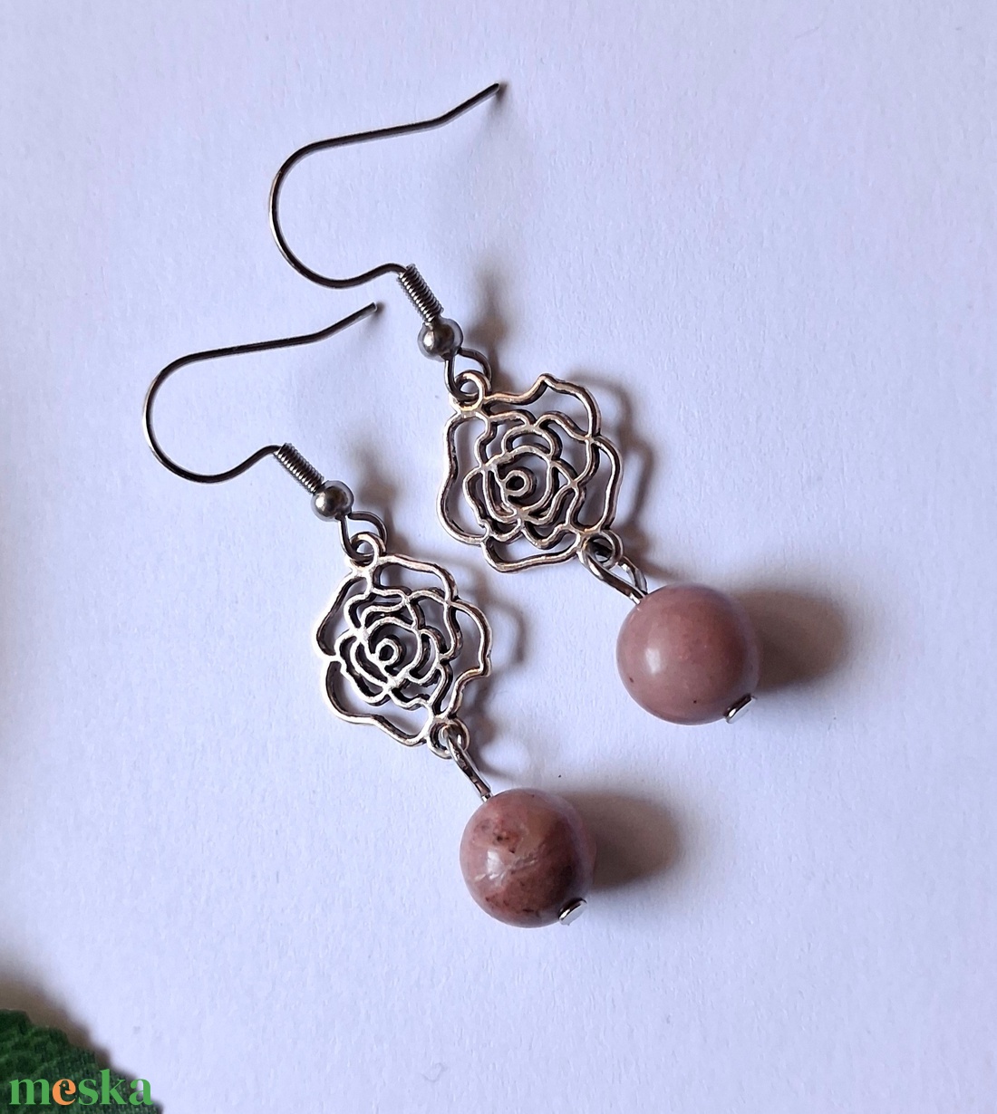 Rodonit-tulit virágos ásványfülbevaló - ékszer - fülbevaló - lógó fülbevaló - Meska.hu