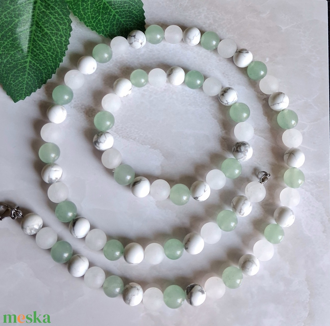 Ásvány ékszerszett- zöld aventurin, howlit, matt fehér jáde - ékszer - ékszerszett - Meska.hu