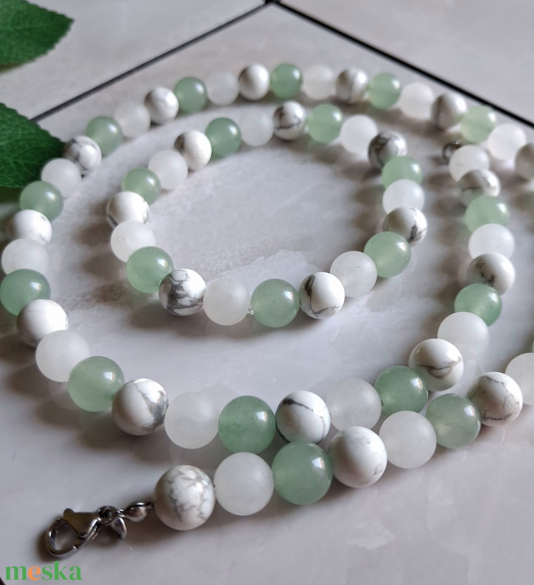 Ásvány ékszerszett- zöld aventurin, howlit, matt fehér jáde - ékszer - ékszerszett - Meska.hu