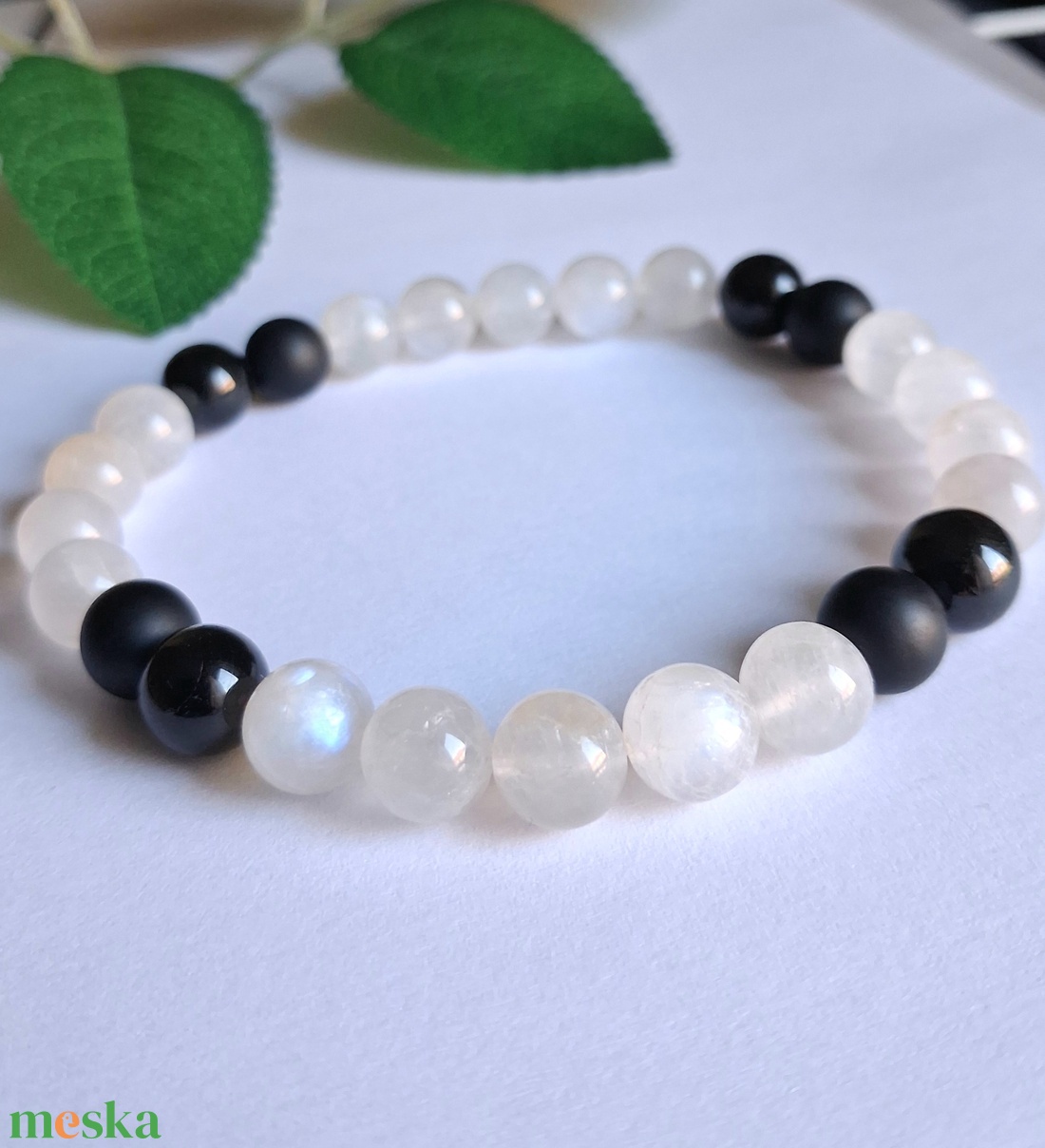 Szivárvány holdkő ásvány karkötő fekete turmalinnal és ónixszal - ékszer - karkötő - ásványkarkötő - Meska.hu