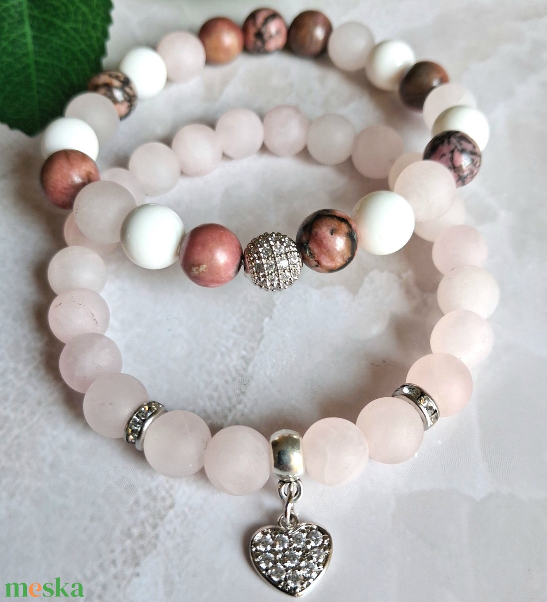 Rózsakvarc és rodonit ásvány karkötő szett � szívcsakra, szív medállal - ékszer - karkötő - ásványkarkötő - Meska.hu