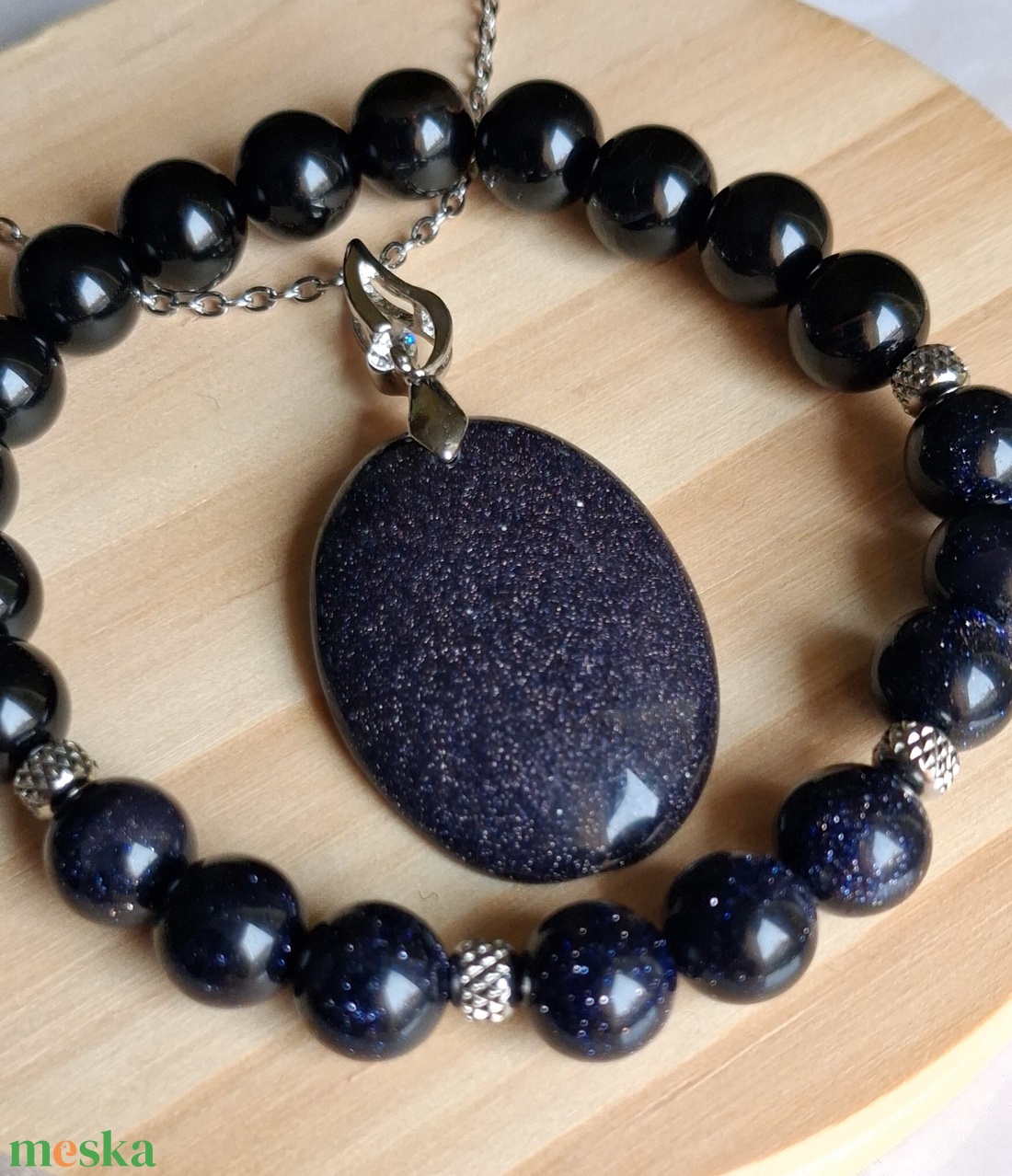 Kék goldstone ékszerszett nemesacél lánccal, ónixszal - ékszer - ékszerszett - Meska.hu