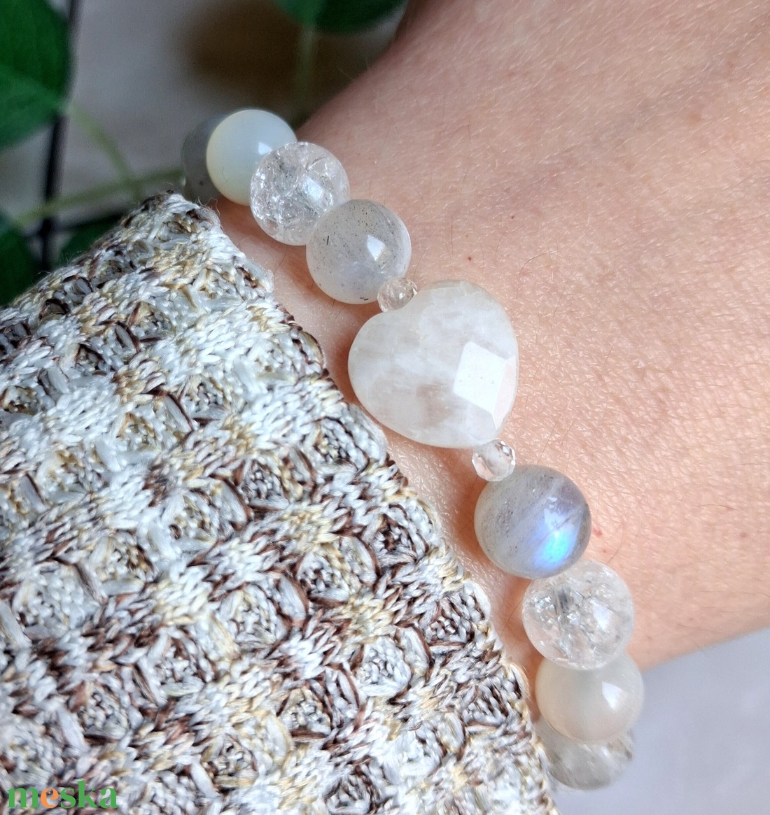 Labradorit, holdkő és hegyikristály ásvány karkötő- fazettált holdkő szívvel - ékszer - karkötő - ásványkarkötő - Meska.hu