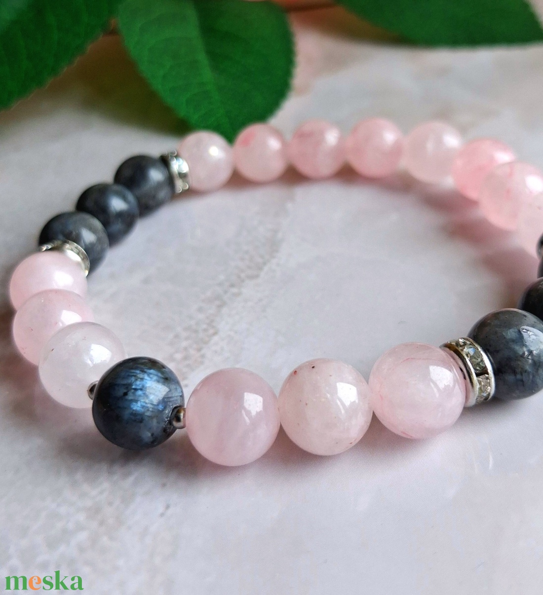 Larvikit és rózsakvarc ásvány karkötő nemesacéllal - ékszer - karkötő - ásványkarkötő - Meska.hu