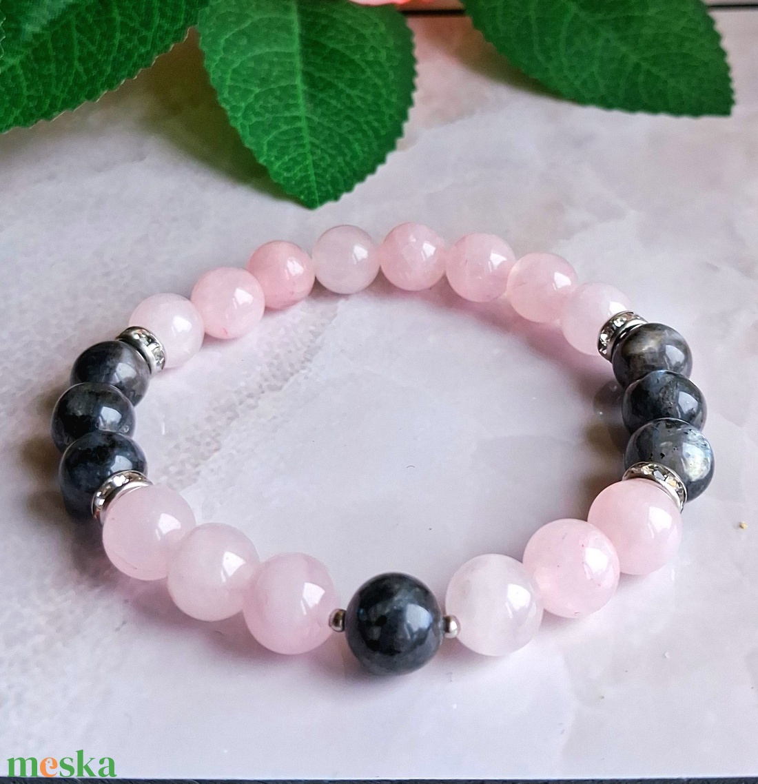 Larvikit és rózsakvarc ásvány karkötő nemesacéllal - ékszer - karkötő - ásványkarkötő - Meska.hu