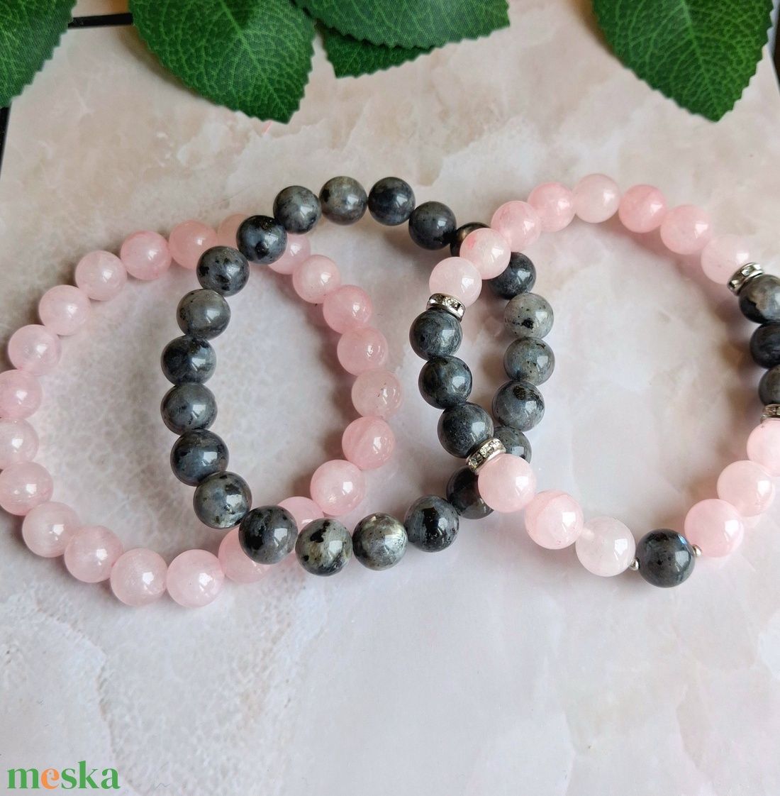 Larvikit és rózsakvarc ásvány karköt szett- 3 db - ékszer - karkötő - ásványkarkötő - Meska.hu