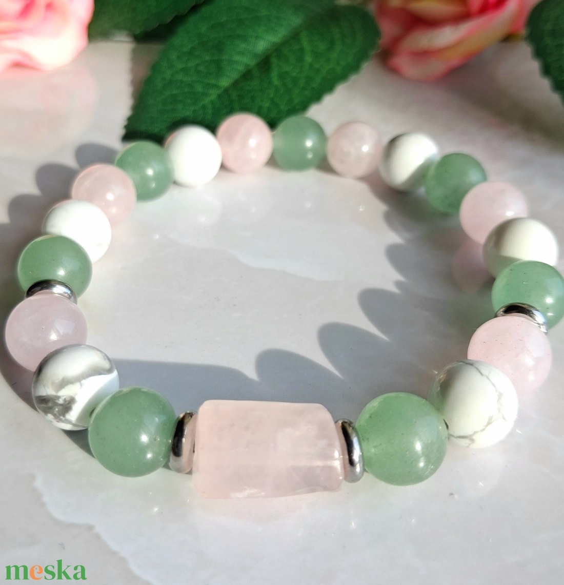 Rózsakvarc, aventurin és howlit ásvány karkötő, rózsakvarc hasábbal - ékszer - karkötő - ásványkarkötő - Meska.hu