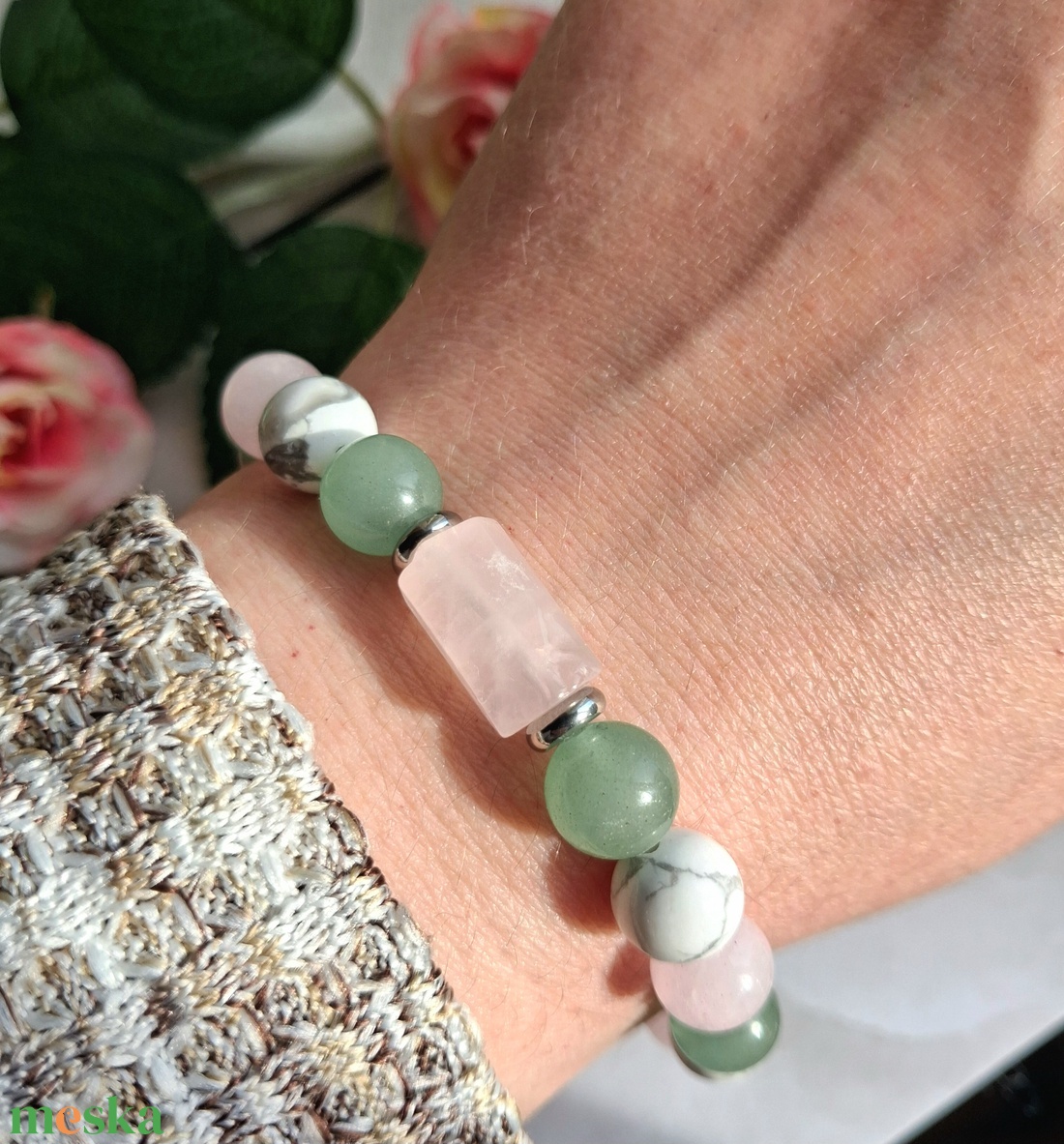 Rózsakvarc, aventurin és howlit ásvány karkötő, rózsakvarc hasábbal - ékszer - karkötő - ásványkarkötő - Meska.hu