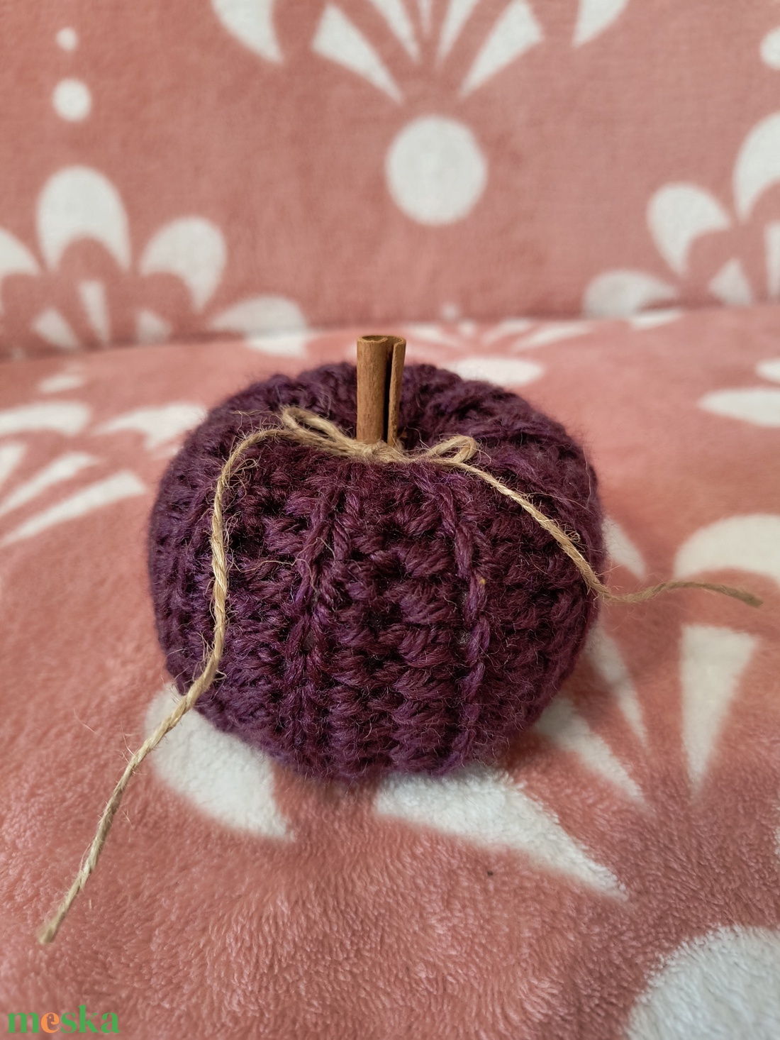 Mini horgolt tök, fahéj rúddal - kellékek & szerszámok - dekorációs kellékek - őszi dekor - őszi dekortök - Meska.hu