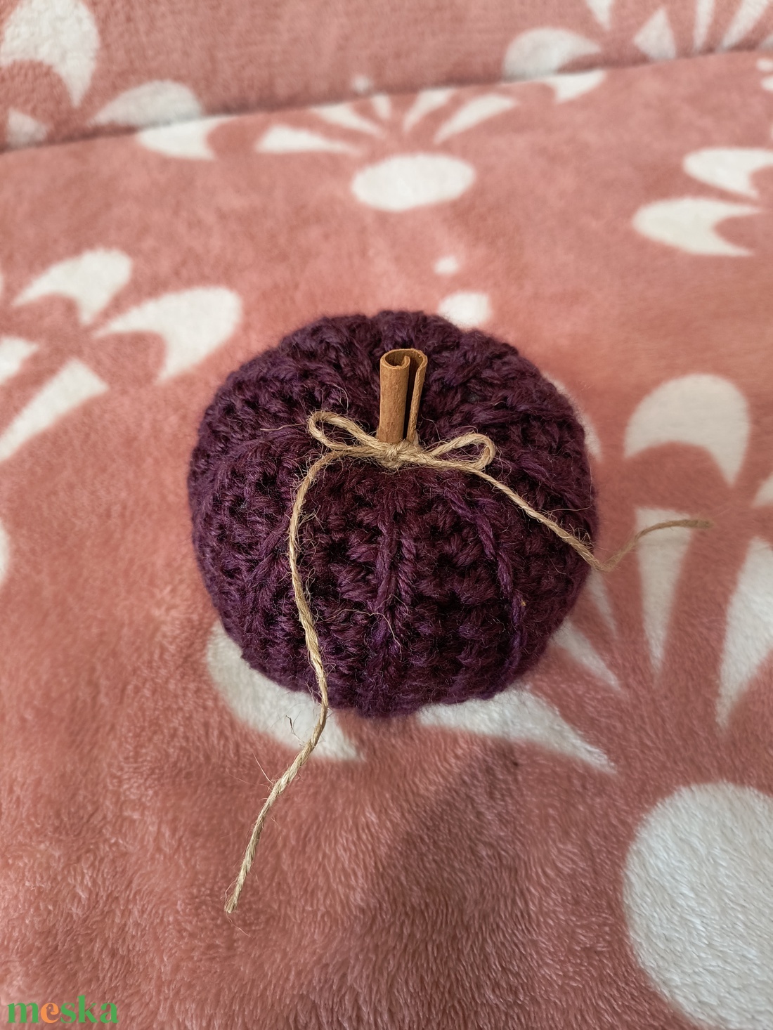 Mini horgolt tök, fahéj rúddal - kellékek & szerszámok - dekorációs kellékek - őszi dekor - őszi dekortök - Meska.hu