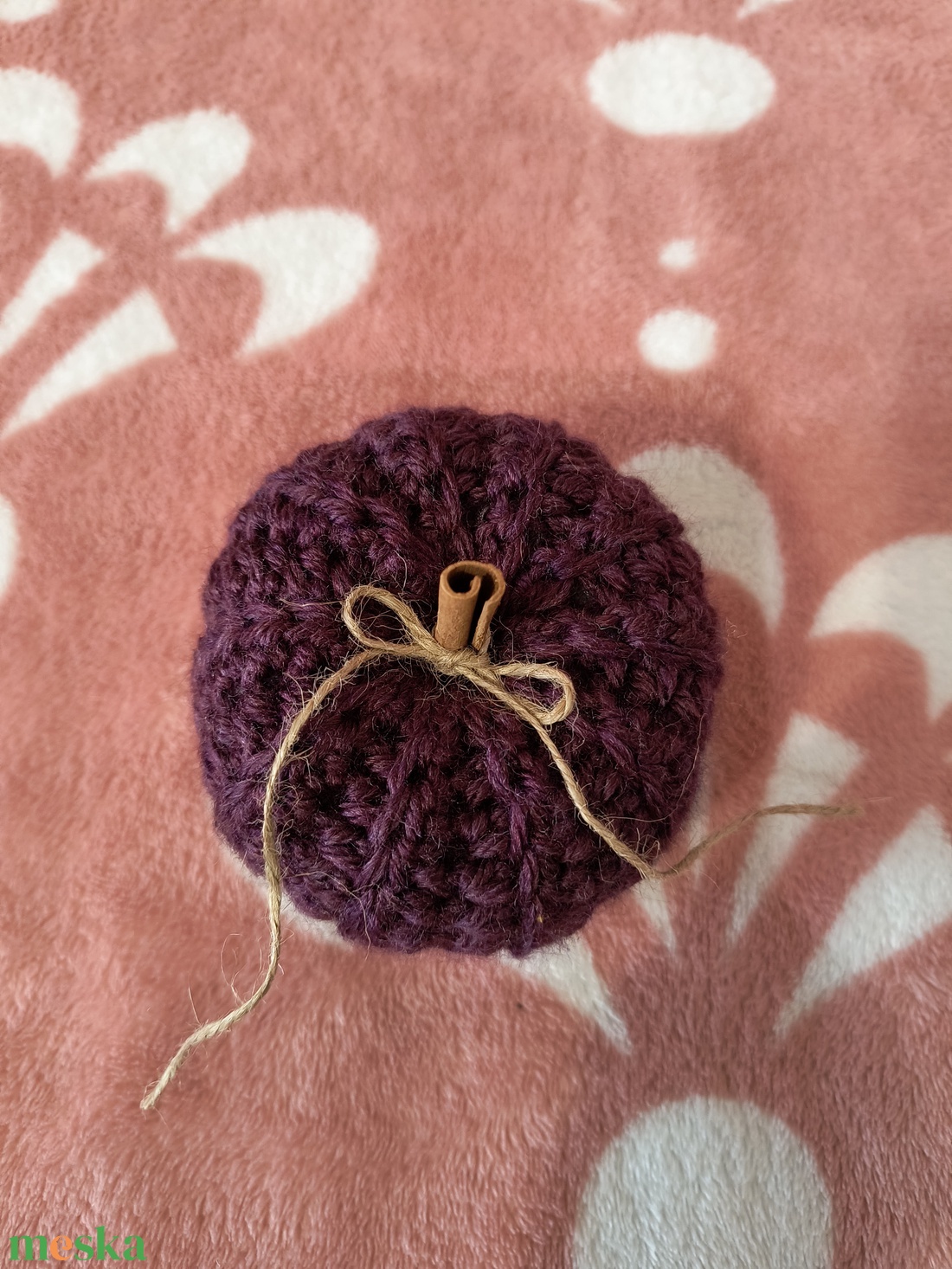 Mini horgolt tök, fahéj rúddal - kellékek & szerszámok - dekorációs kellékek - őszi dekor - őszi dekortök - Meska.hu