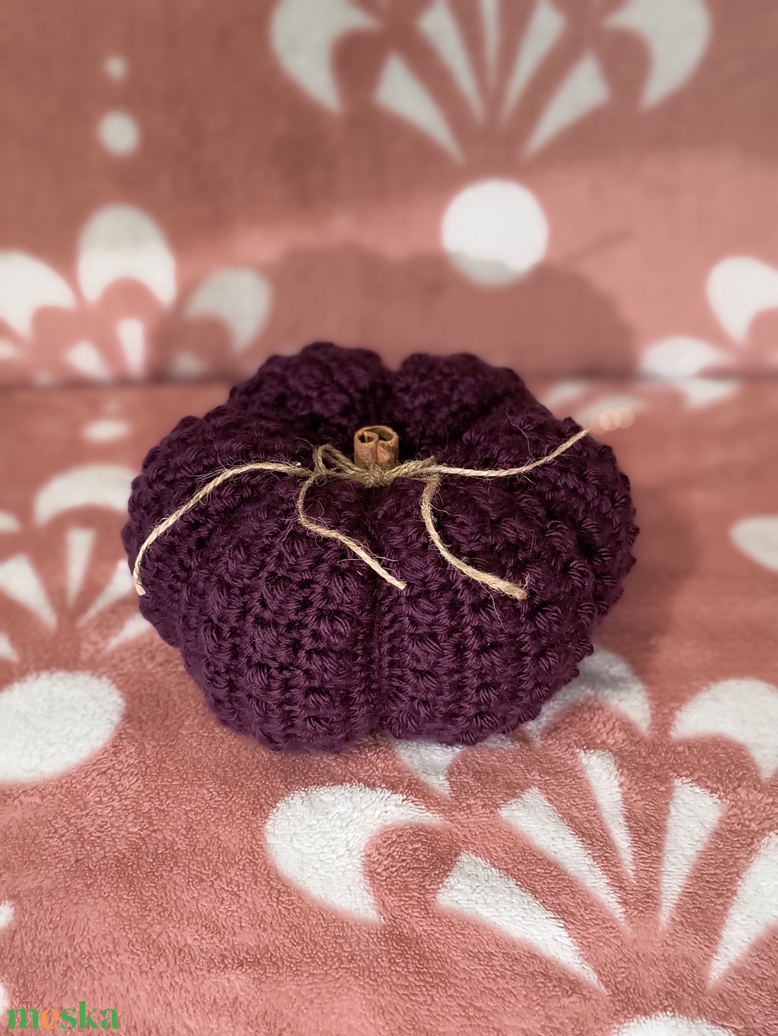 Horgolt tök, fahéj rúddal - kellékek & szerszámok - dekorációs kellékek - őszi dekor - őszi dekortök - Meska.hu