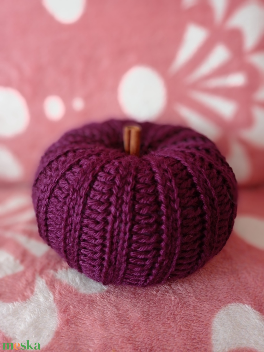 Horgolt tök, fahéj rúddal - kellékek & szerszámok - dekorációs kellékek - őszi dekor - őszi dekortök - Meska.hu