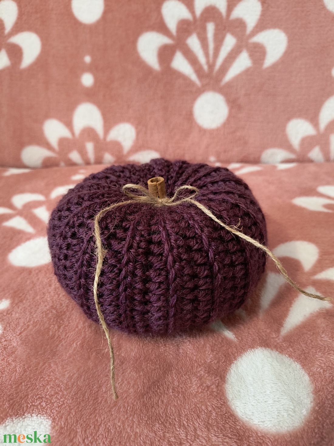 Horgolt tök, fahéj rúddal - kellékek & szerszámok - dekorációs kellékek - őszi dekor - őszi dekortök - Meska.hu