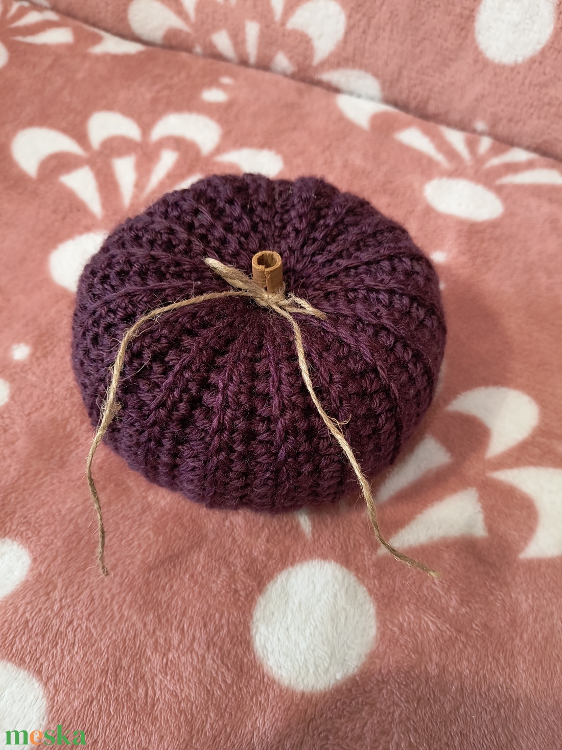 Horgolt tök, fahéj rúddal - kellékek & szerszámok - dekorációs kellékek - őszi dekor - őszi dekortök - Meska.hu