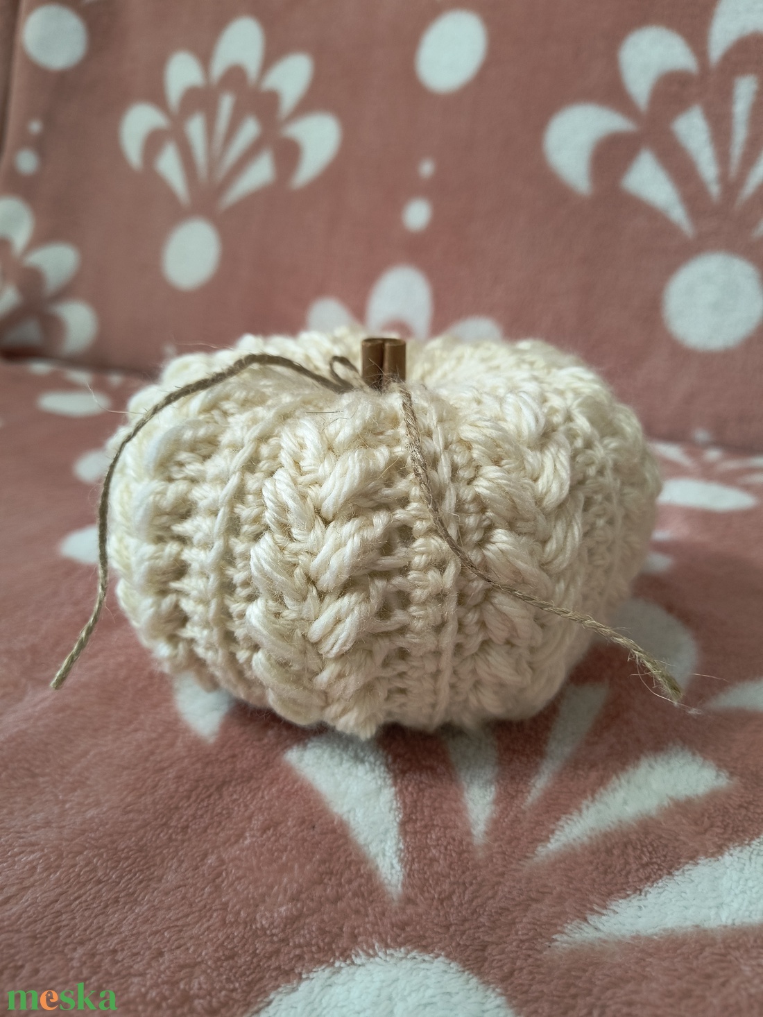 Horgolt tök, fahéj rúddal - kellékek & szerszámok - dekorációs kellékek - őszi dekor - őszi dekortök - Meska.hu