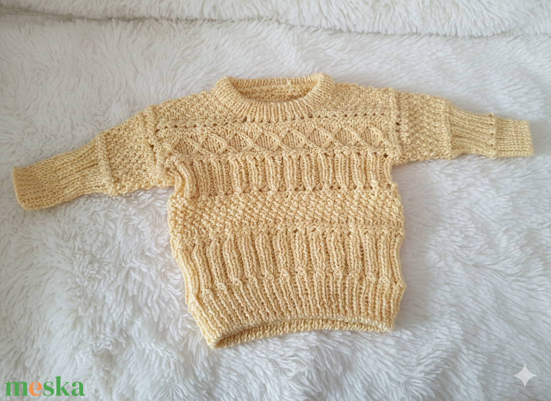 Kézzel kötött baba pulóver - ruha & divat - babaruha & gyerekruha - pulóver - Meska.hu