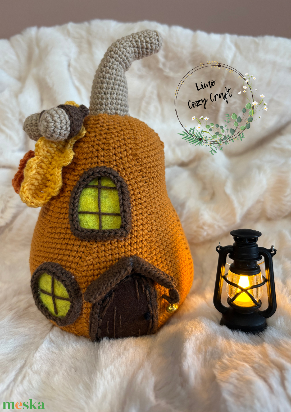 Kézzel horgolt tök házikó, világító lámpással - Lakásdekoráció - otthon & életmód - dekoráció - halloween - halloweeni tök - Meska.hu