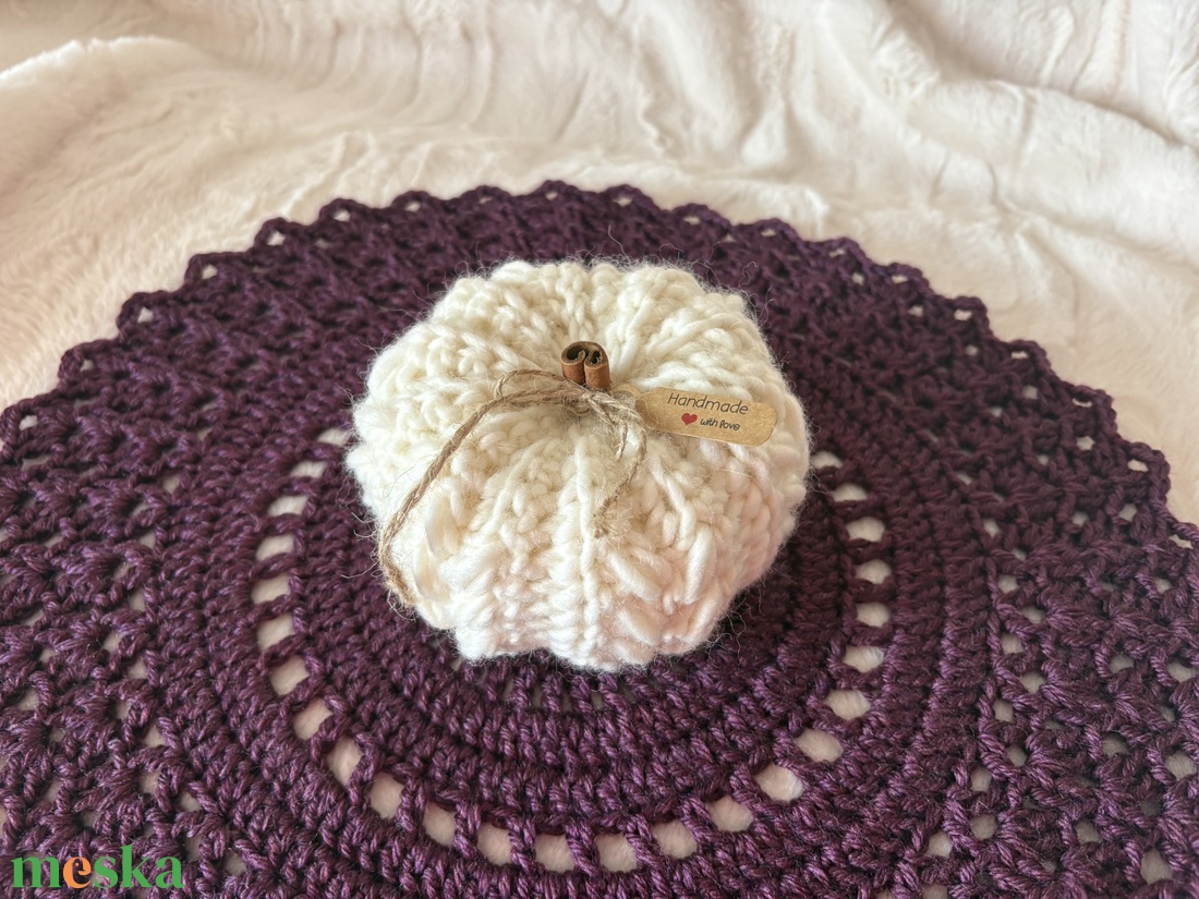 Horgolt tök, fahéj rúddal - otthon & életmód - dekoráció - halloween - halloweeni tök - Meska.hu