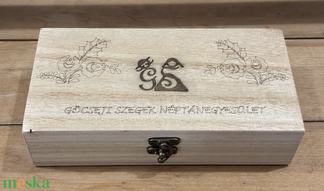 Fa doboz egyedi felirattal.  - otthon & életmód - dekoráció - asztal és polc dekoráció - díszdoboz - Meska.hu