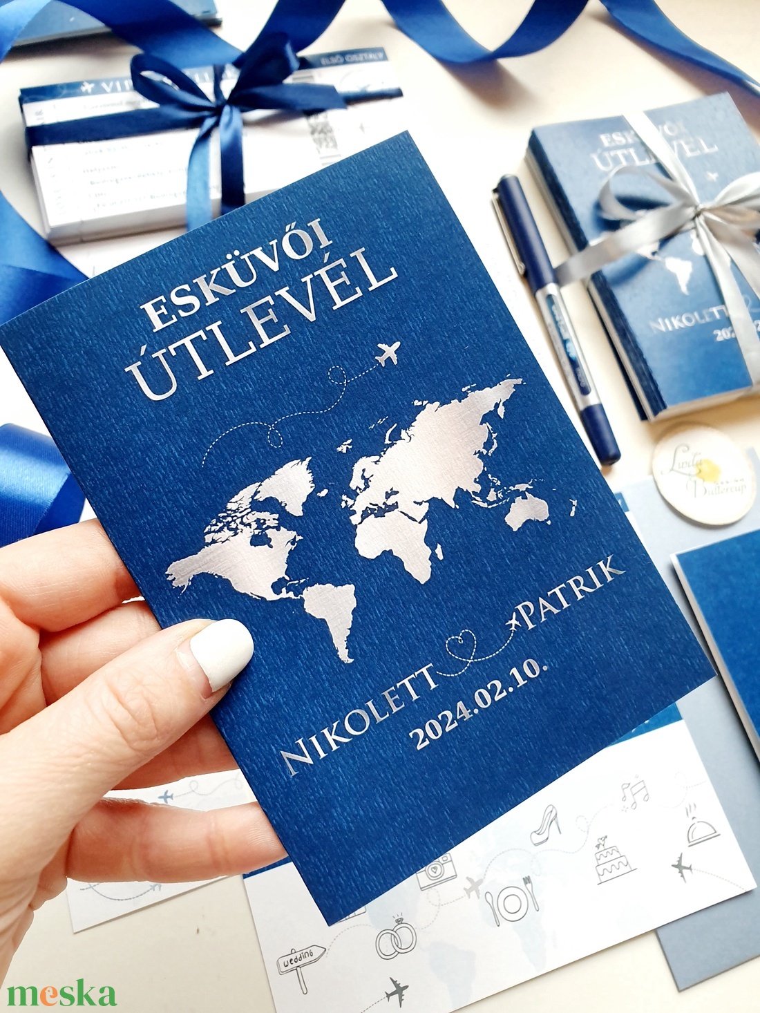 Kék Fényképes Útlevél meghívó, Beszállókártya, Repülőjegy, sötétkék, navy blue - esküvő - meghívó & kártya - meghívó - Meska.hu