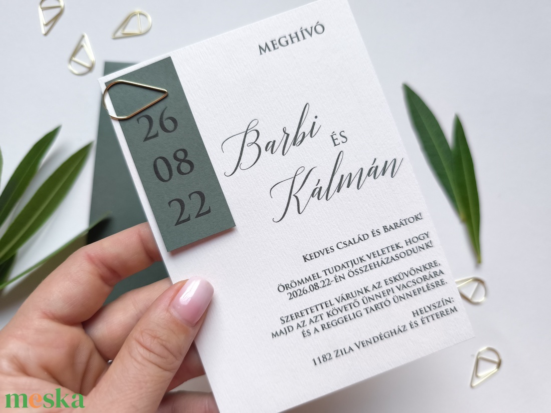 Minimál stílusú, arany kapcsos zöld elegáns esküvői meghívó, BORÍTÉKKAL, +szerkesztési díjat is tedd kosárba a leírásból - esküvő - meghívó & kártya - meghívó - Meska.hu