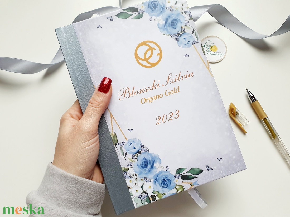 Ezüst és Kék, virágos, rózsás, Naptár, határidőnapló, kalendár, zsebnaptár, Egyedi naptár, névreszóló, tervező - otthon & életmód - papír, írószer - naptár & tervező - Meska.hu