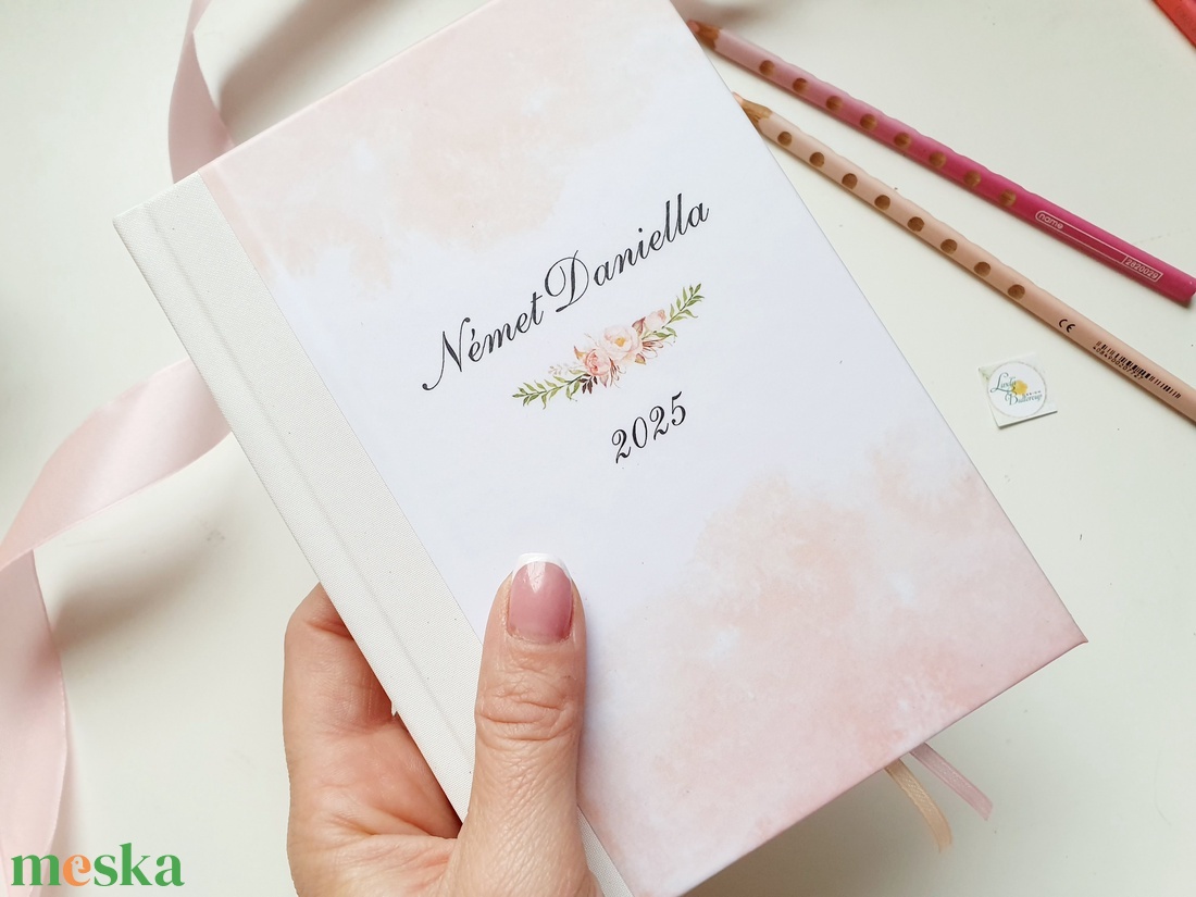 Csajos, Egyedi naptár, barack, púder, Logóval, Naptár, határidőnapló, kalendár, zsebnaptár, névreszóló, tervező - otthon & életmód - papír, írószer - naptár & tervező - Meska.hu