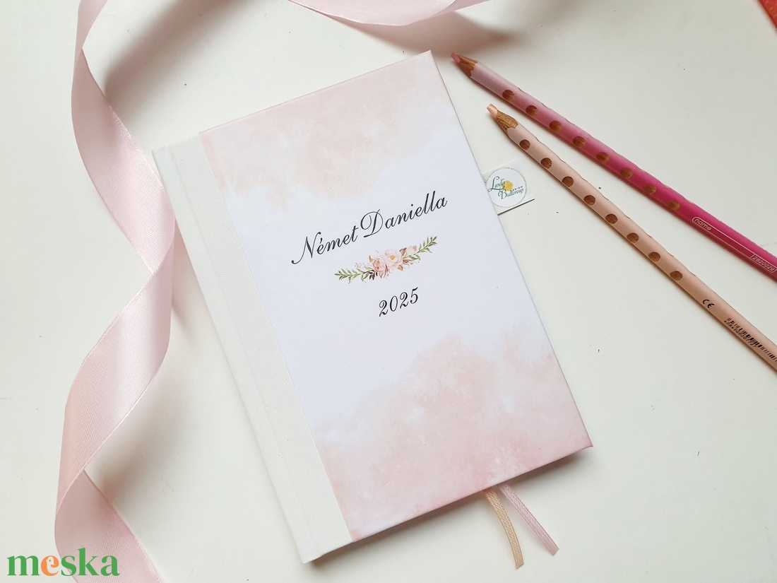 Csajos, Egyedi naptár, barack, púder, Logóval, Naptár, határidőnapló, kalendár, zsebnaptár, névreszóló, tervező - otthon & életmód - papír, írószer - naptár & tervező - Meska.hu