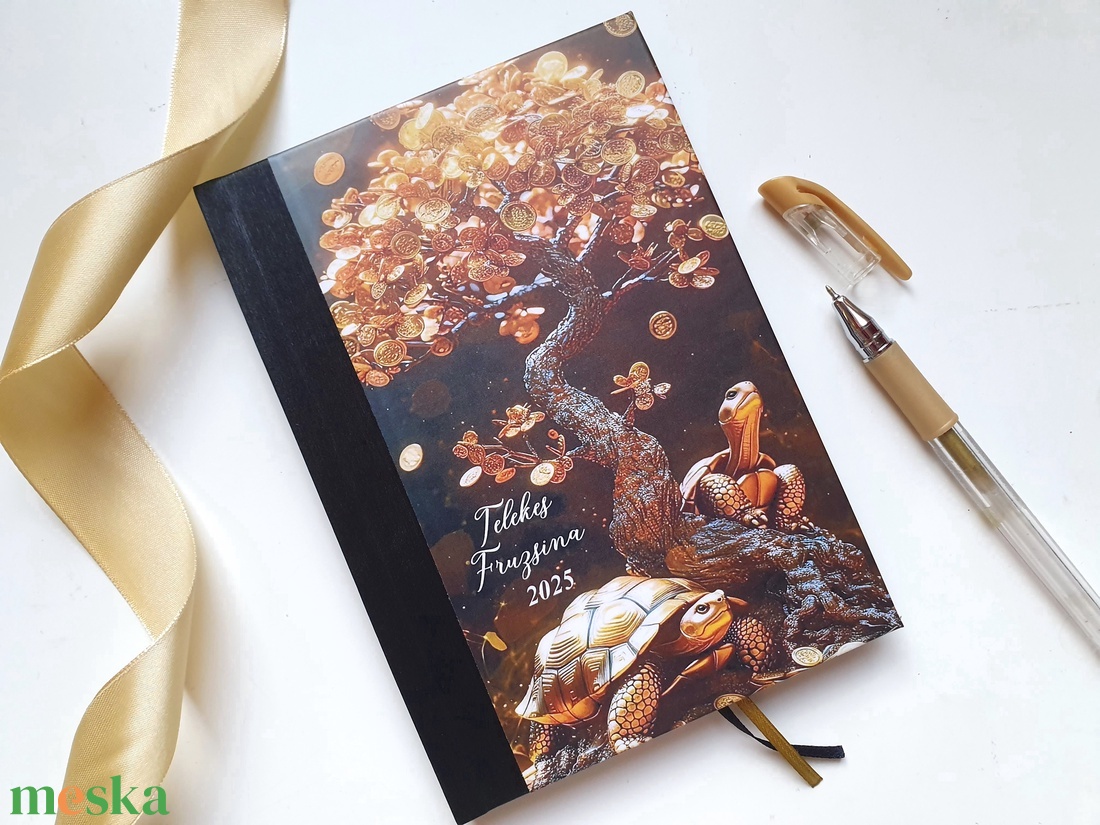 Egyedi naptár, Aany és fekete, Naptár, határidőnapló, kalendár, zsebnaptár, névreszóló, tervező - otthon & életmód - papír, írószer - naptár & tervező - Meska.hu
